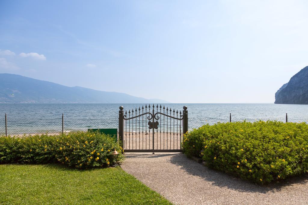 Torre Degli Ulivi Bed and Breakfast Tignale Exteriör bild